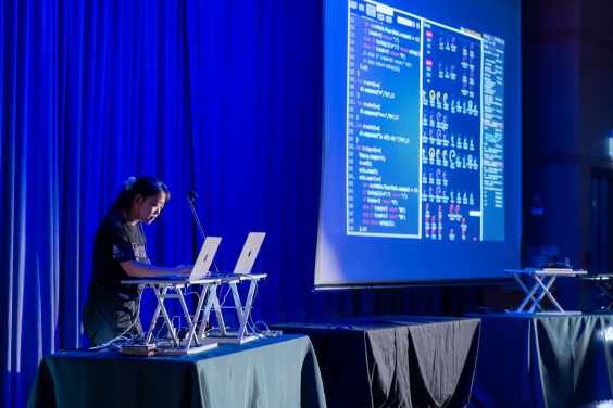 活動下半場由教授、2025年CREATIVITAS 課程的學生及嘉賓帶來一連串充滿活力的表演。